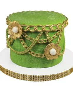 design custom cakes with the 19" long silicone mold chain. Perfect for cakes and shoes. purchase at create Distribution