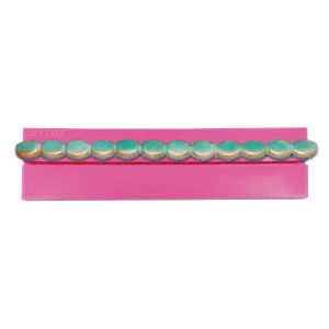 oval silicone bparder. use with fondant to adorn cakes and cupcakes. buy at createdistribution