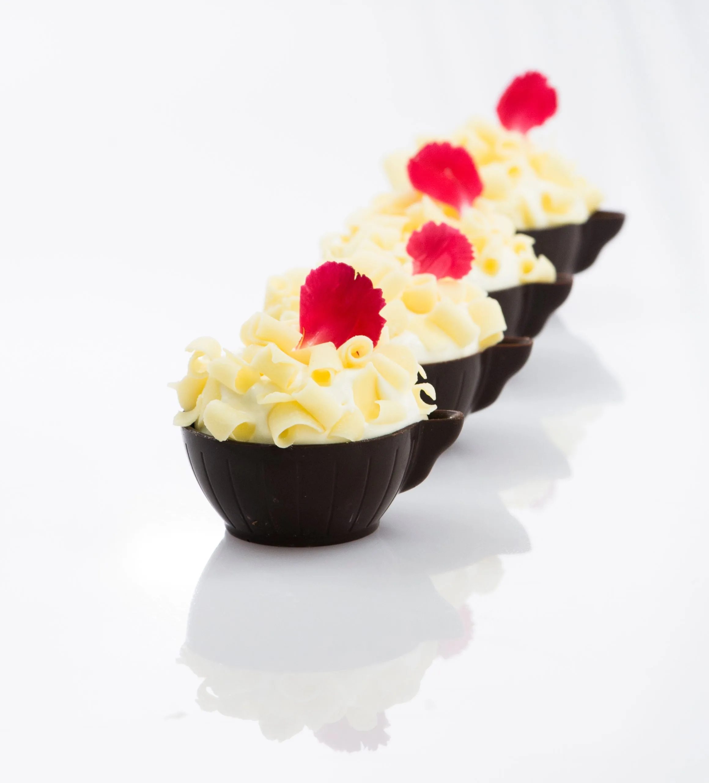 Mona Lisa White Chocolate Blossoms - Image 2