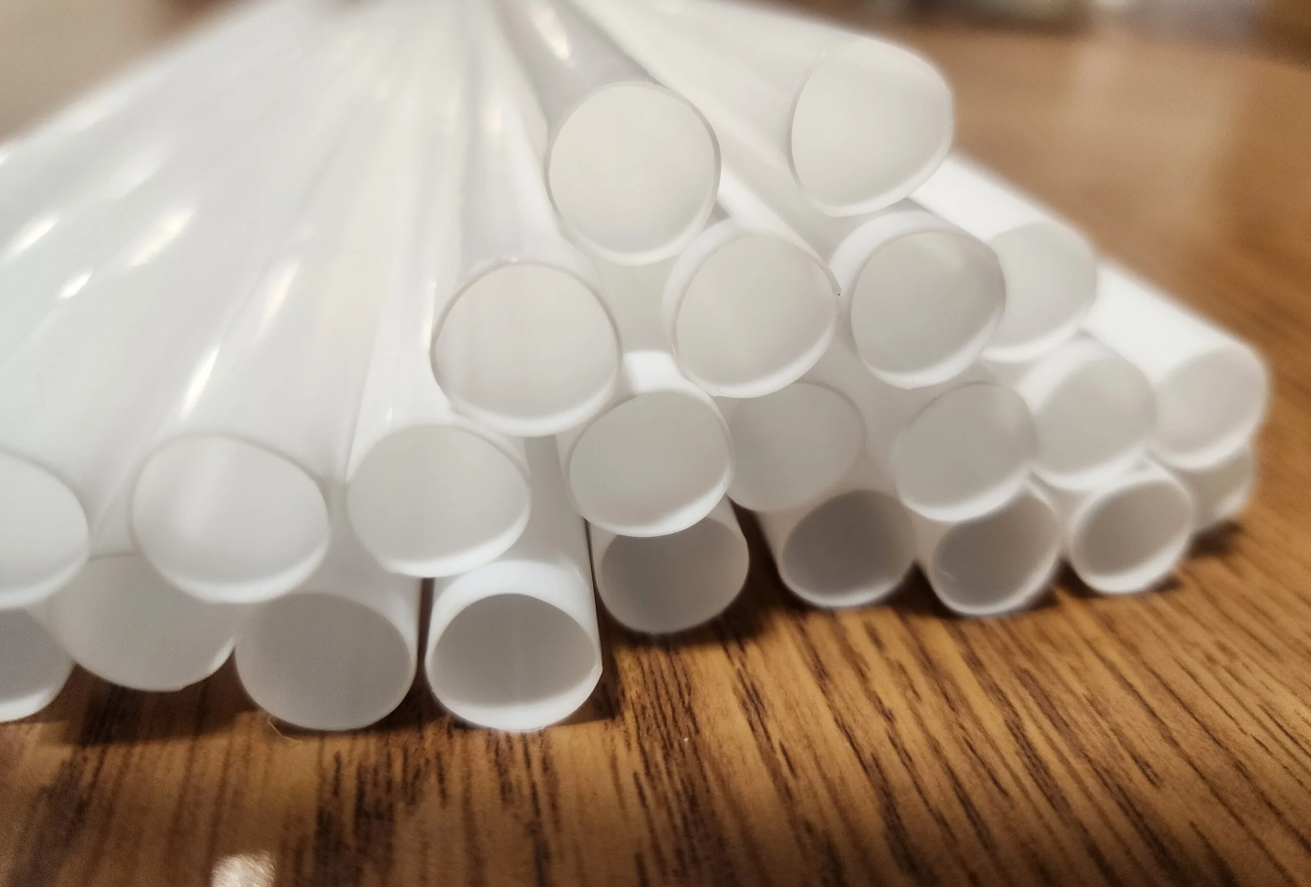 12" Plastic Cake Dowels 10/pack - Image 2